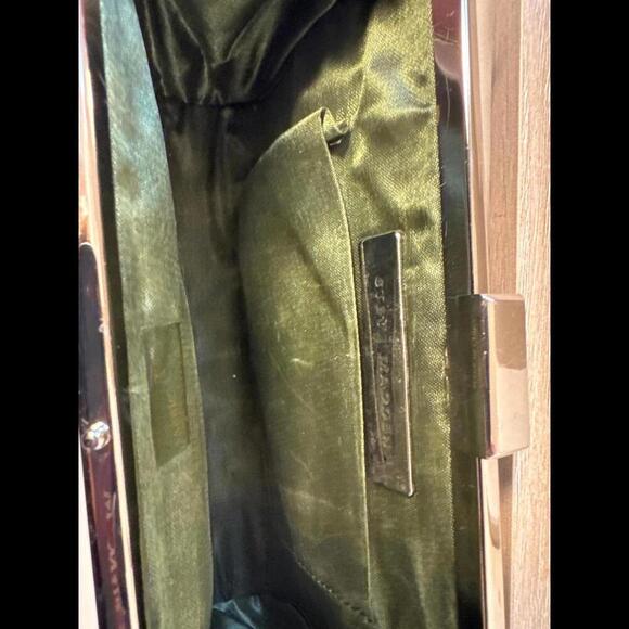 Steve Madden - Elegant Green Floral Clutch Purse - Picture 5 of 5